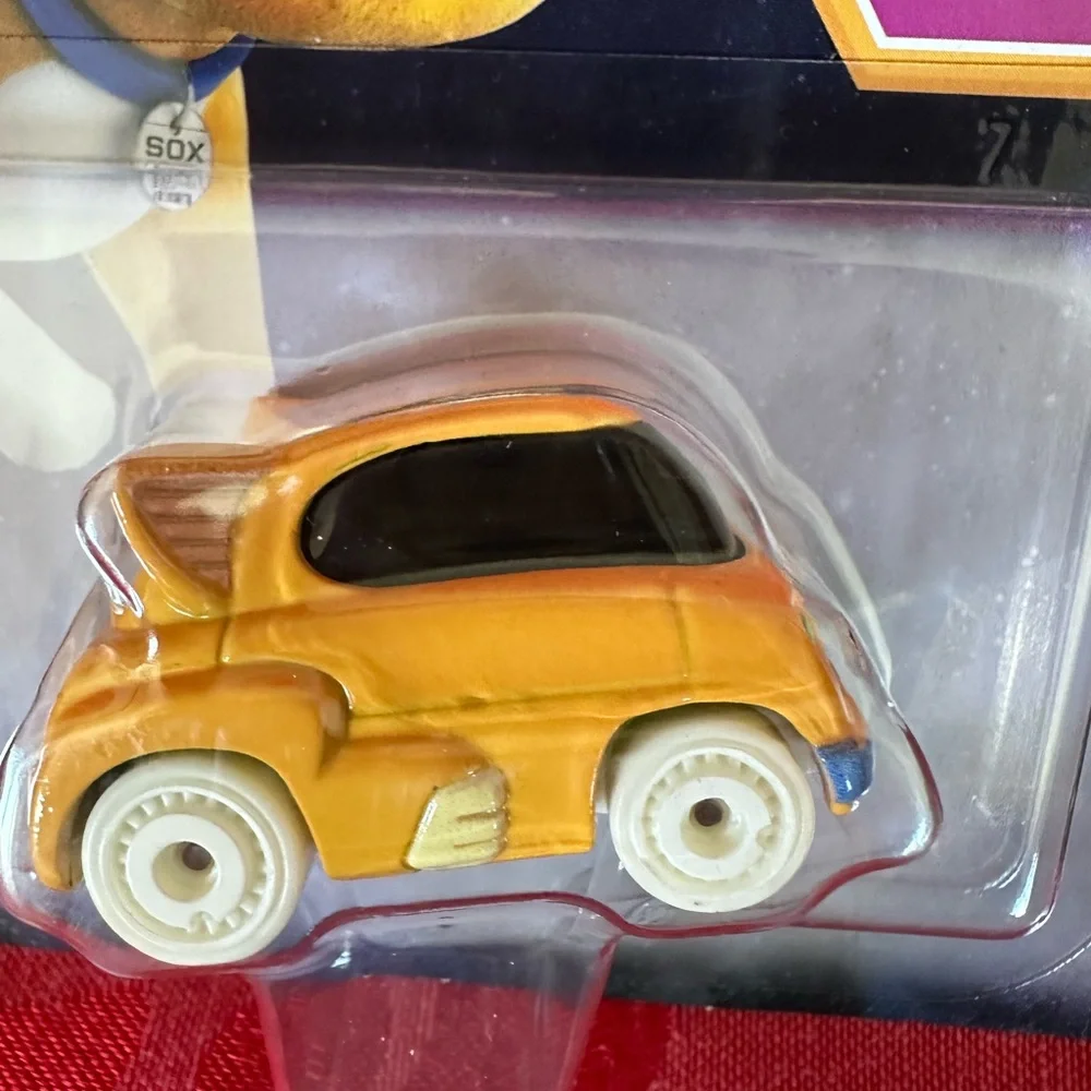 Hot Wheels Disney Pixar SOX Lightyear character car vehicle